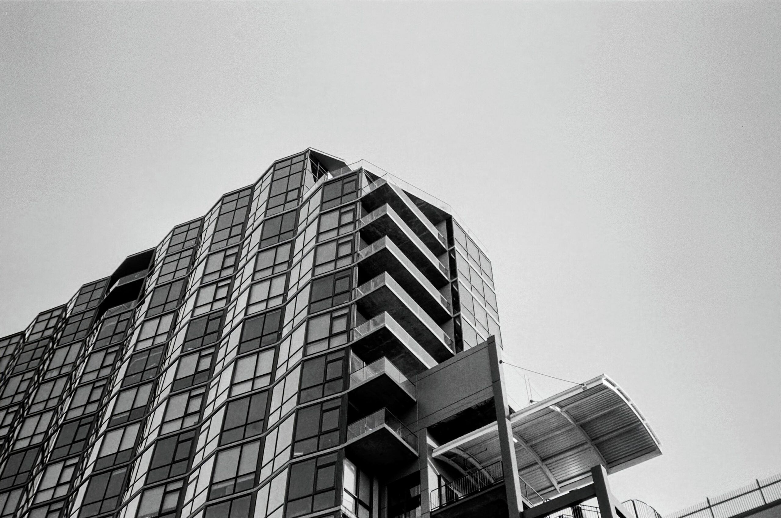 Transparent Architecture and the Digital Age of Self-Exposure: A Byung-Chul Han Perspective